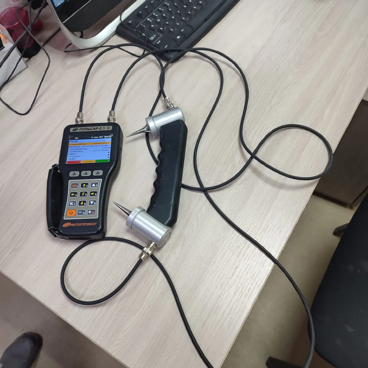 Прибор для определения прочности ультразвуковым методом