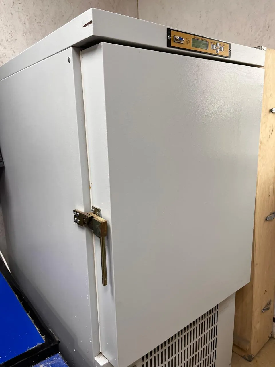 Климатическая камера для определения морозостойкости бетона ускоренным методом